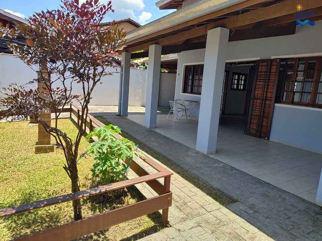 Casa em Ubatuba, no bairro Parque Vivamar