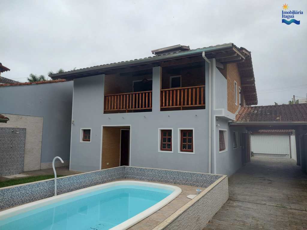 Casa em Ubatuba, no bairro Parque Vivamar
