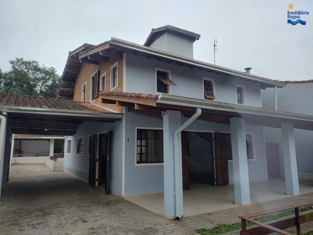 Casa em Ubatuba, no bairro Parque Vivamar