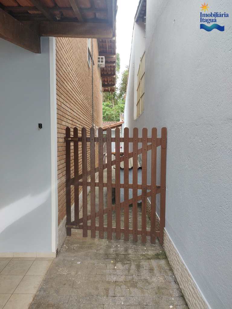 Casa em Ubatuba, no bairro Parque Vivamar