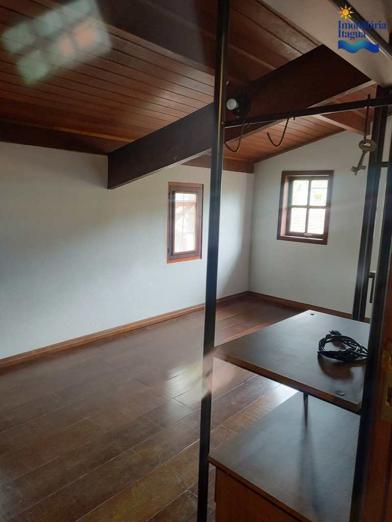Casa em Ubatuba, no bairro Parque Vivamar