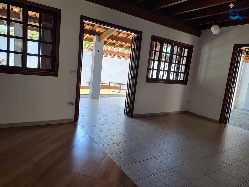 Casa em Ubatuba, no bairro Parque Vivamar