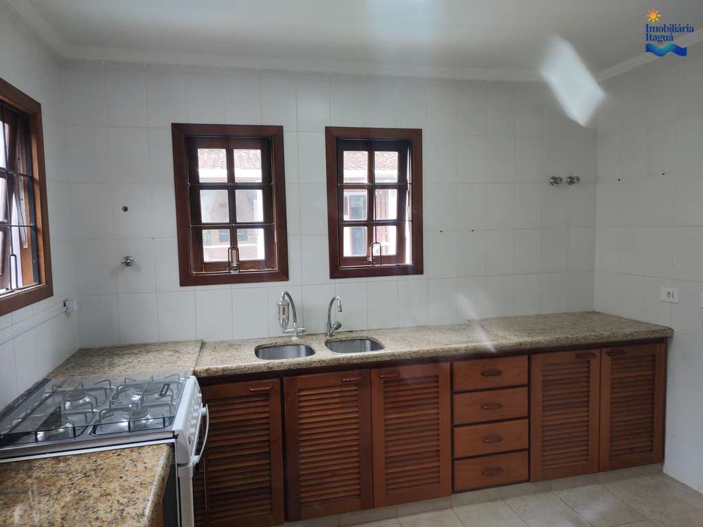 Casa em Ubatuba, no bairro Parque Vivamar