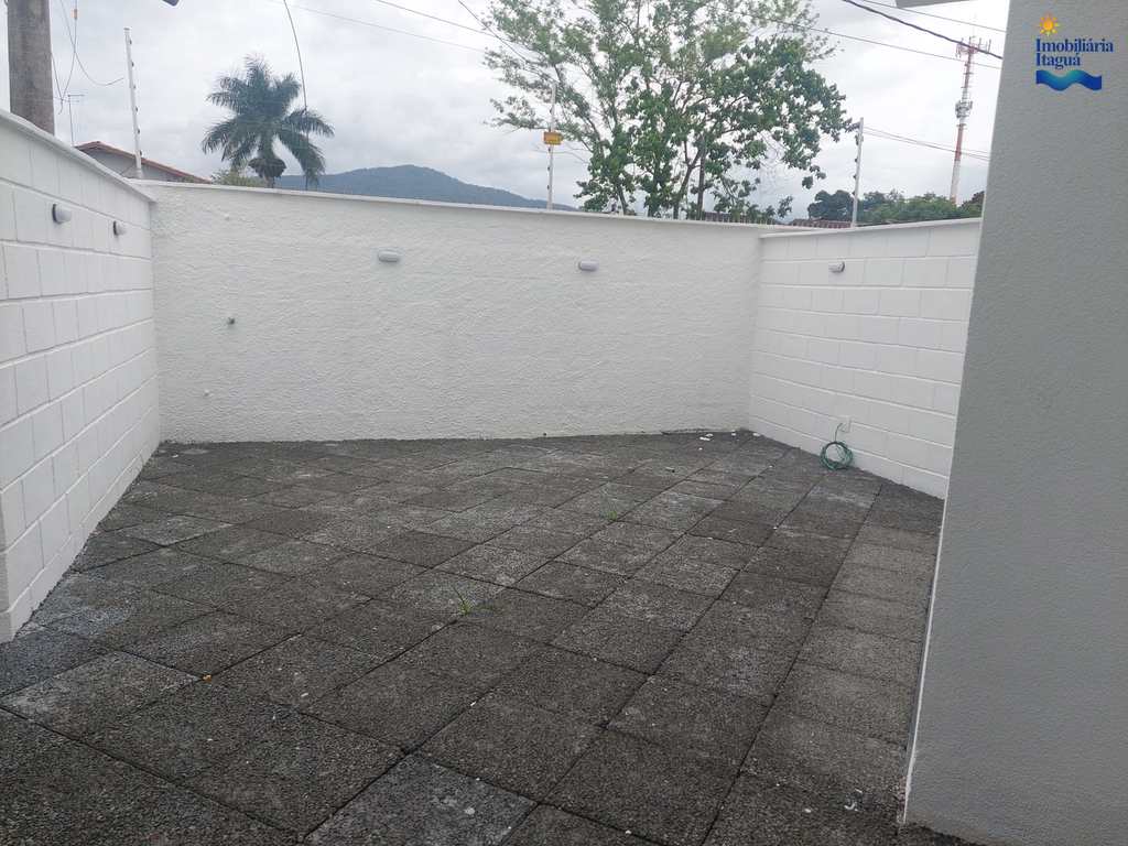 Casa em Ubatuba, no bairro Itagua