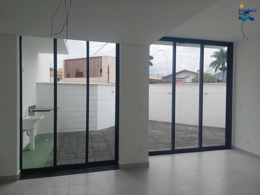 Casa em Ubatuba, no bairro Itagua