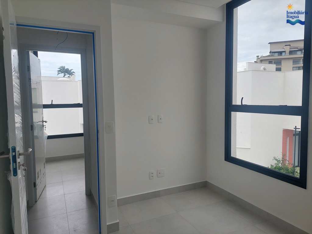 Casa em Ubatuba, no bairro Itagua