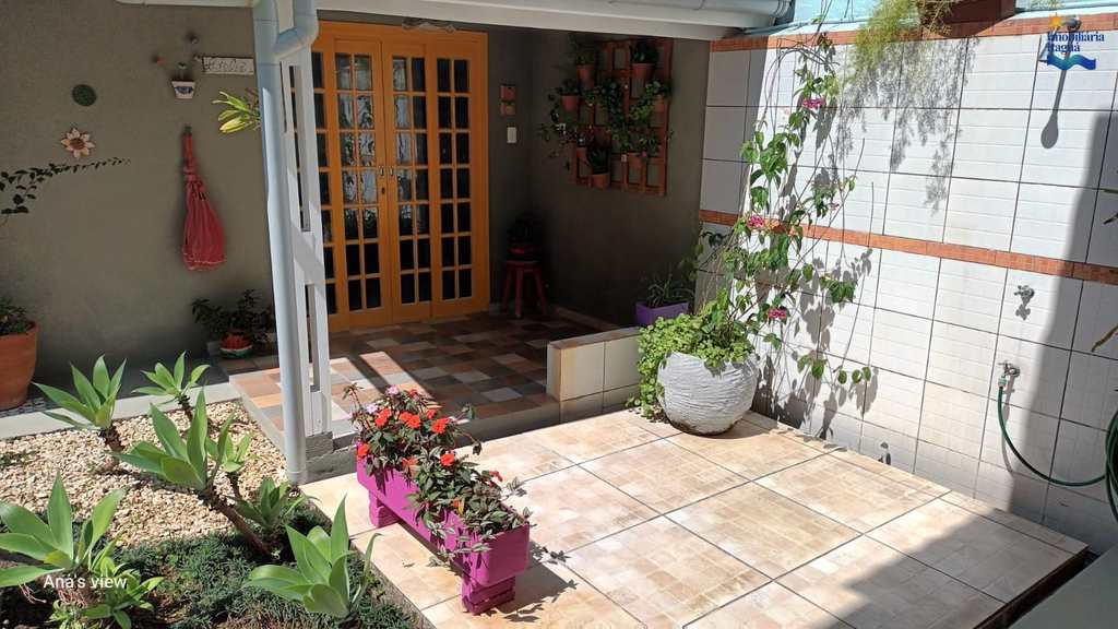 Casa em Ubatuba, no bairro Silop