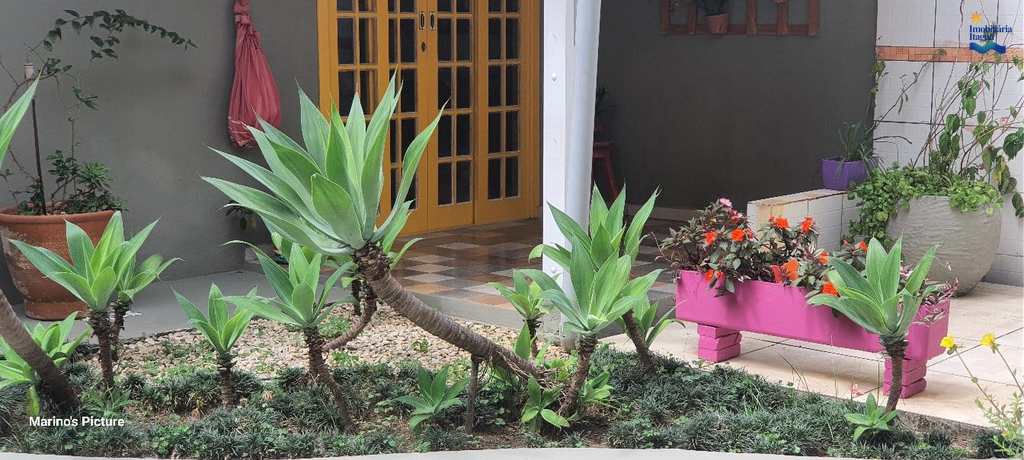 Casa em Ubatuba, no bairro Silop