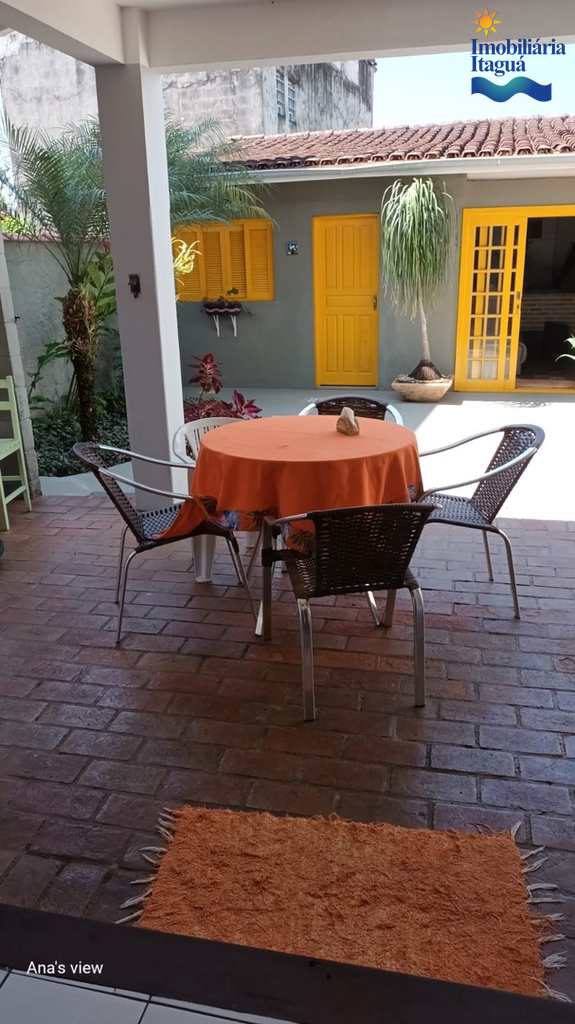 Casa em Ubatuba, no bairro Silop