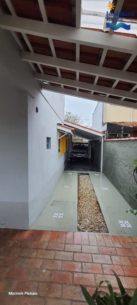 Casa em Ubatuba, no bairro Silop
