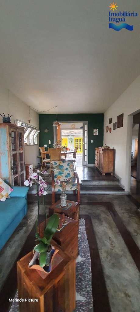 Casa em Ubatuba, no bairro Silop
