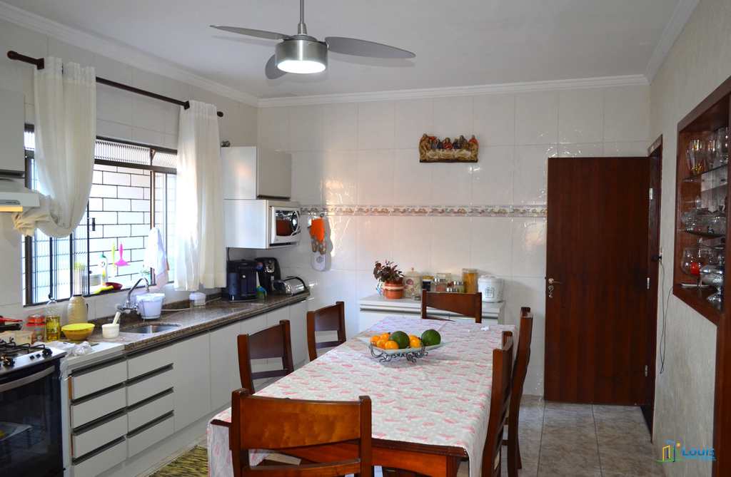 Conjunto Comercial em Ibiporã, no bairro Centro