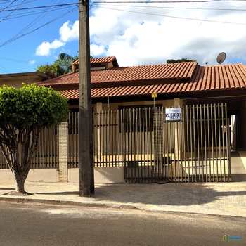 Casa em Londrina, bairro Jardim das Palmeiras