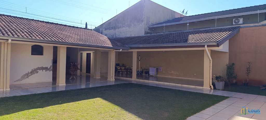 Casa em Londrina, no bairro Santa Mônica