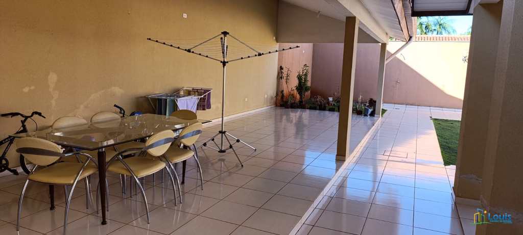 Casa em Londrina, no bairro Santa Mônica