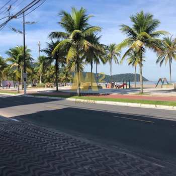 Kitnet em Praia Grande, bairro Canto do Forte