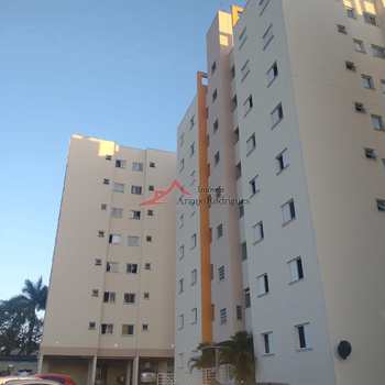 Apartamento em Taubaté, bairro Jardim Gurilândia