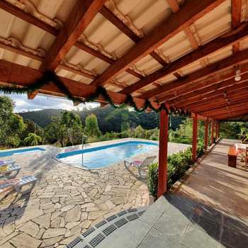 Sítio em Embu-Guaçu, bairro Mina de Ouro