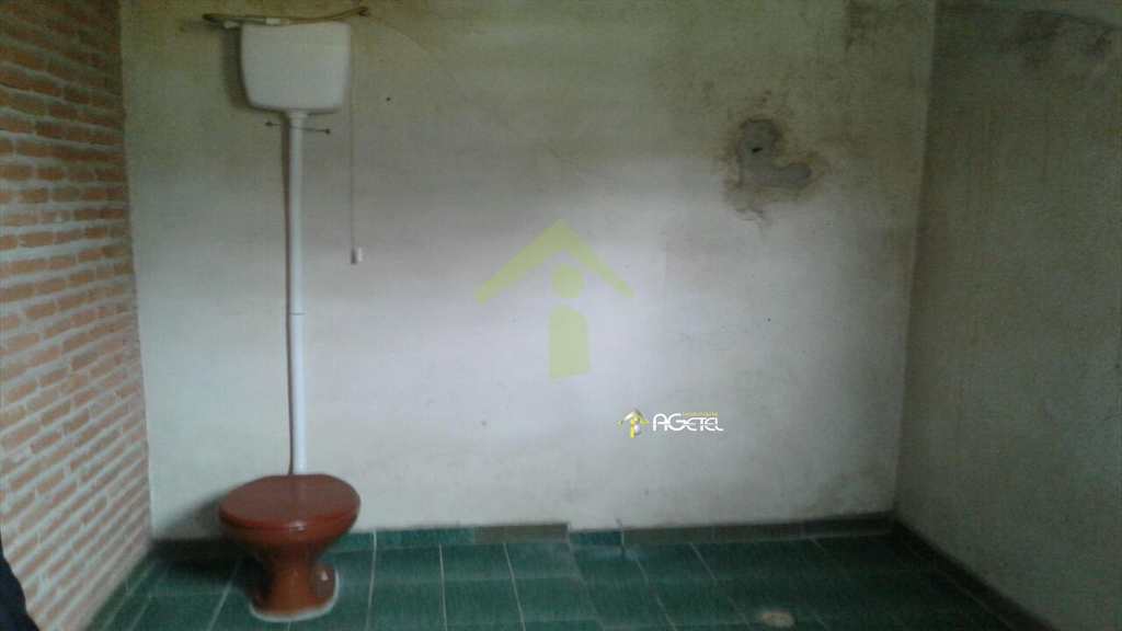 Chácara em Embu-Guaçu, no bairro Vale das Fontes