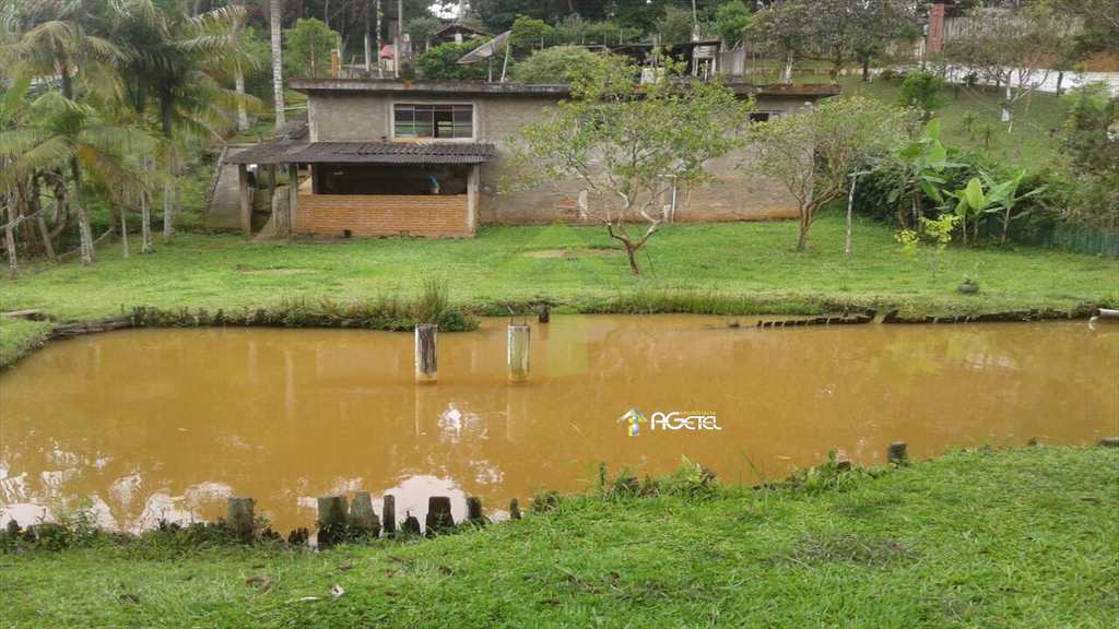 Chácara em Embu-Guaçu, no bairro Vale das Fontes