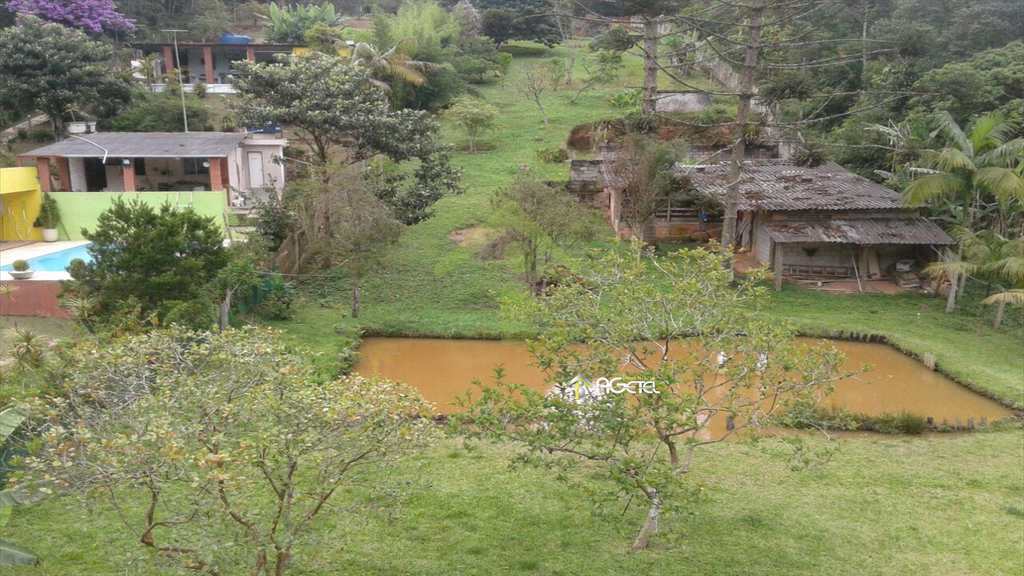 Chácara em Embu-Guaçu, no bairro Vale das Fontes