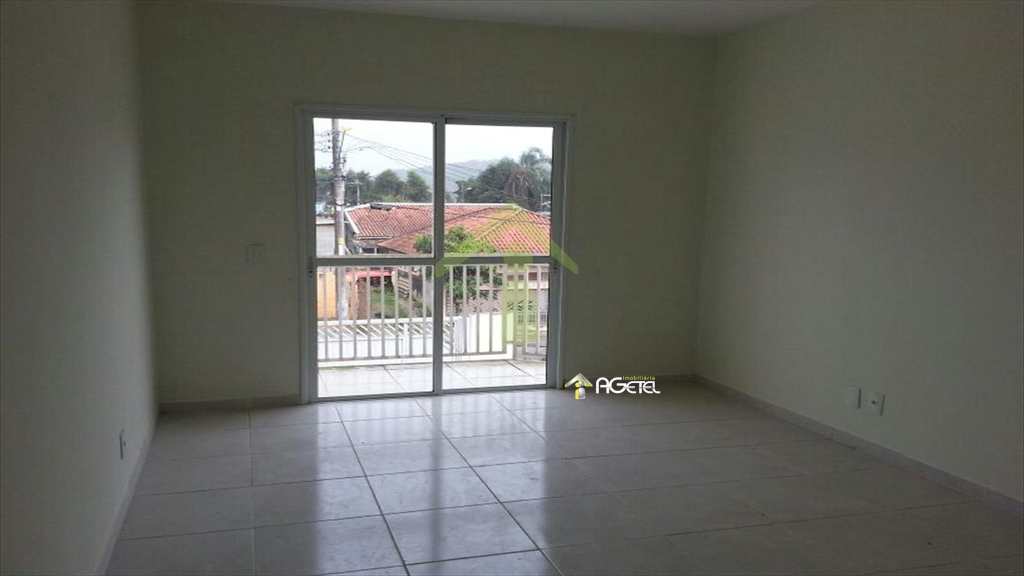 Sobrado em Embu-Guaçu, no bairro Jardim São Paulo