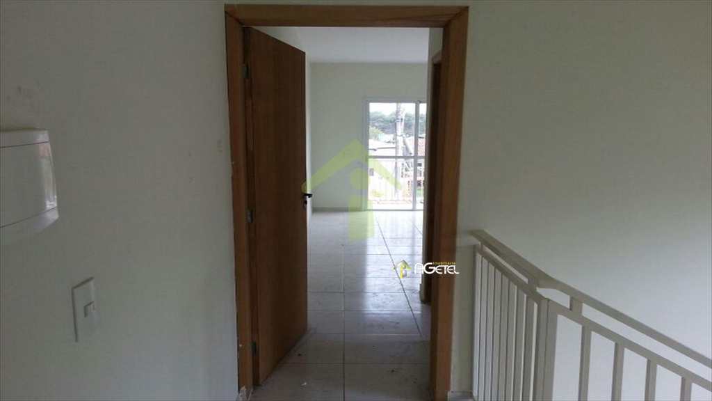 Sobrado em Embu-Guaçu, no bairro Jardim São Paulo