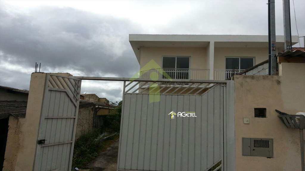 Sobrado em Embu-Guaçu, no bairro Jardim São Paulo