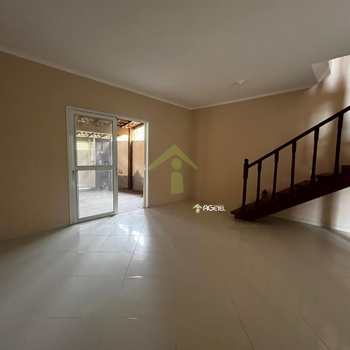 Sobrado em Embu-Guaçu, bairro Filipinho