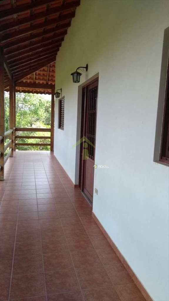 Chácara em Embu-Guaçu, no bairro Santa Isabel