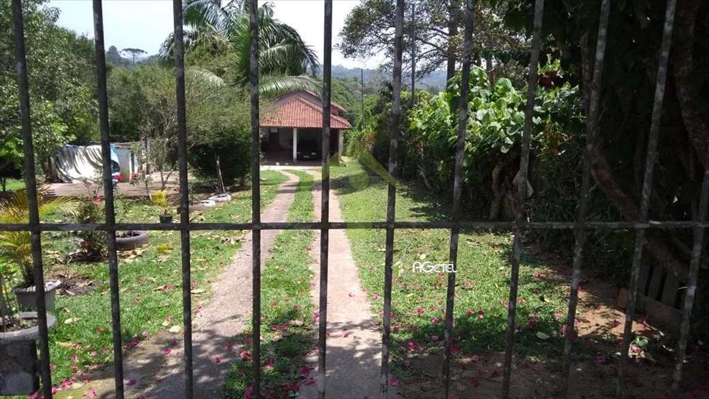 Chácara em Embu-Guaçu, no bairro Santa Isabel