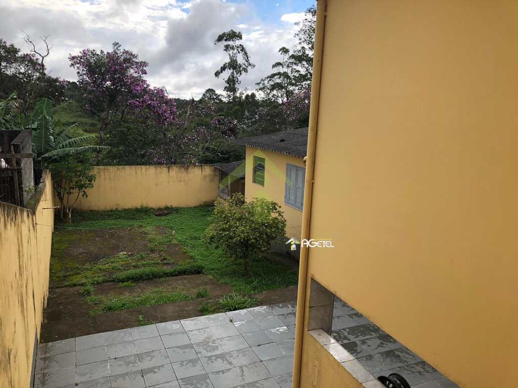 Casa em Embu-Guaçu, no bairro Cipó