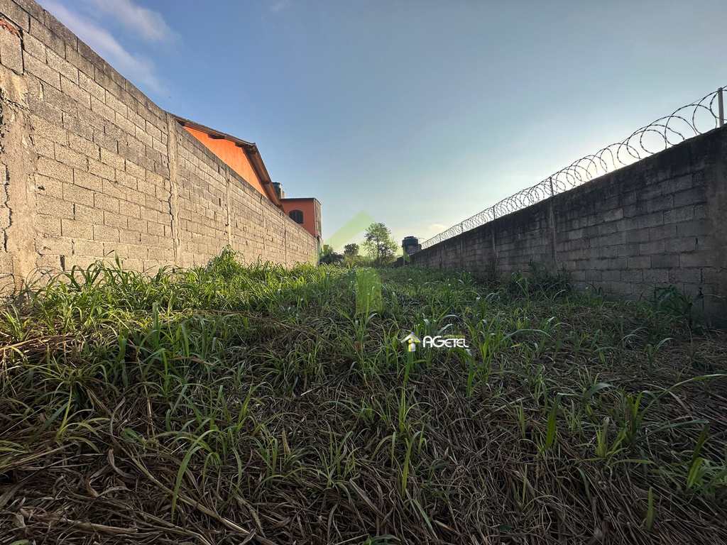 Terreno em Embu-Guaçu, no bairro Jardim Emília
