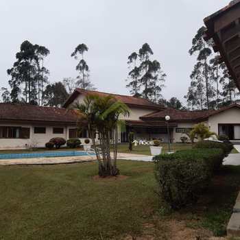 Casa em Embu-Guaçu, bairro Centro