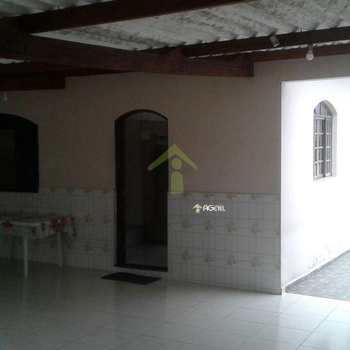 Casa em Embu-Guaçu, bairro Centro