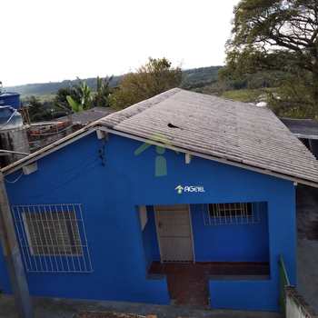 Casa em Embu-Guaçu, bairro Vila Louro