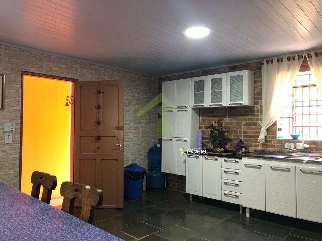 Chácara em Embu-Guaçu, no bairro Jardim Tropical