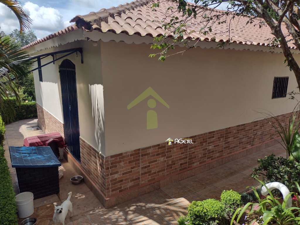 Chácara em Embu-Guaçu, no bairro Jardim Tropical
