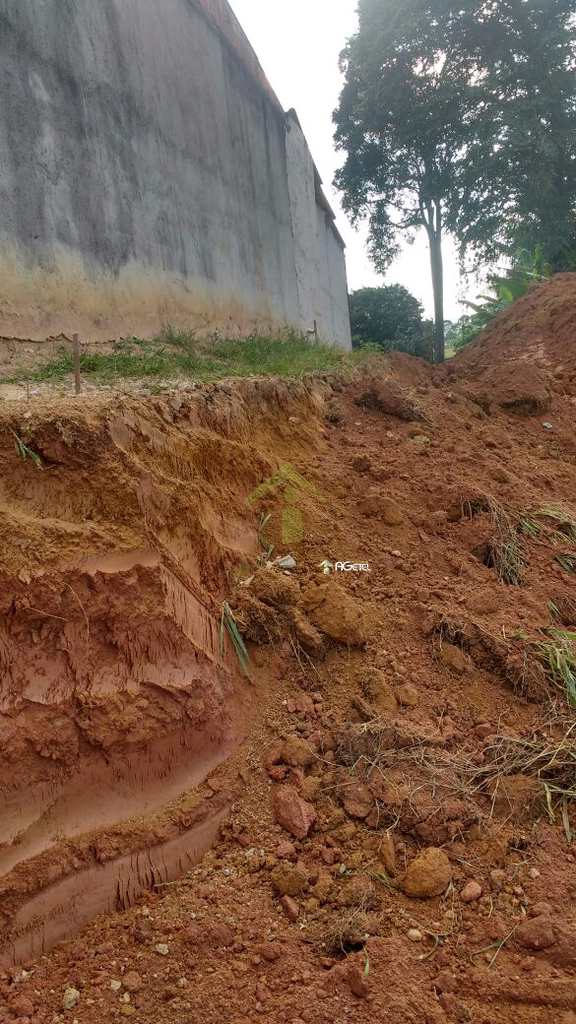 Terreno em Embu-Guaçu, no bairro Lagoa Grande