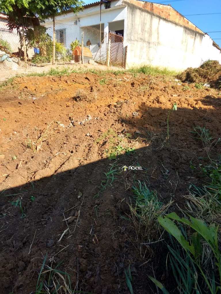 Terreno em Embu-Guaçu, no bairro Lagoa Grande