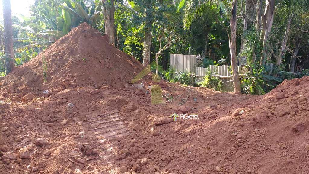 Terreno em Embu-Guaçu, no bairro Lagoa Grande