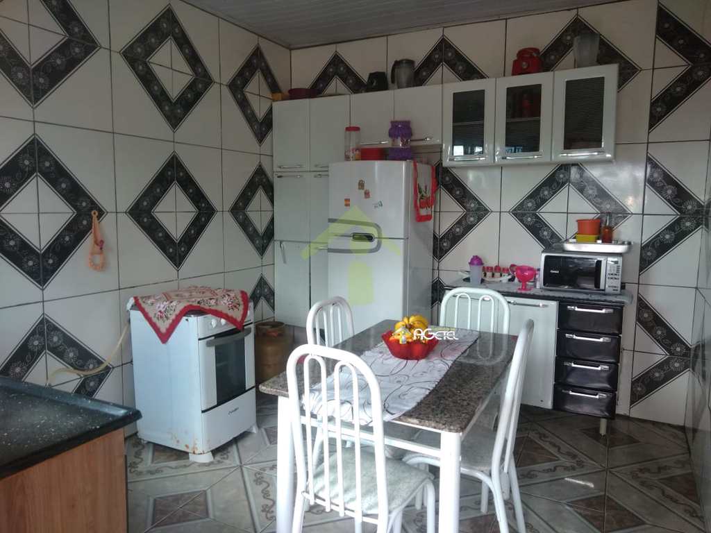 Casa em Embu-Guaçu, no bairro Chácara Flórida