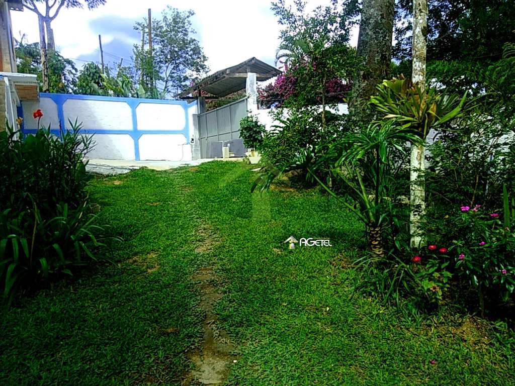Casa em Embu-Guaçu, no bairro Chácara Flórida