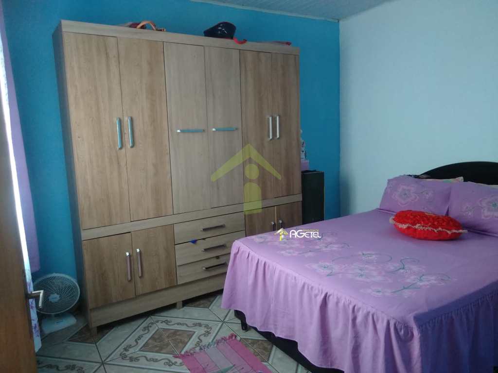 Casa em Embu-Guaçu, no bairro Chácara Flórida