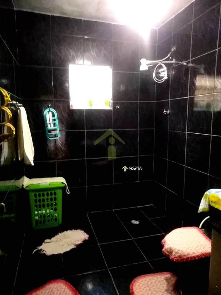 Casa em Embu-Guaçu, no bairro Chácara Flórida