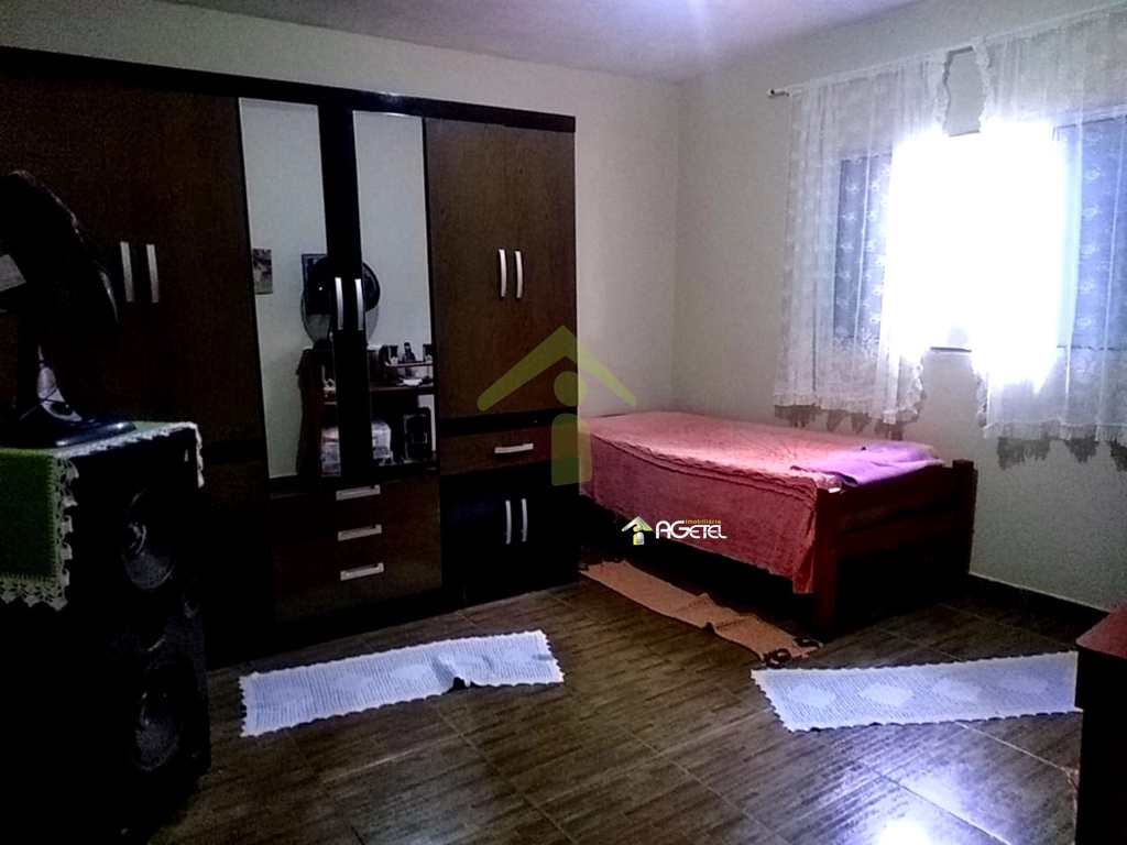 Casa em Embu-Guaçu, no bairro Chácara Flórida