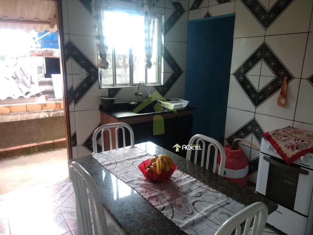 Casa em Embu-Guaçu, no bairro Chácara Flórida
