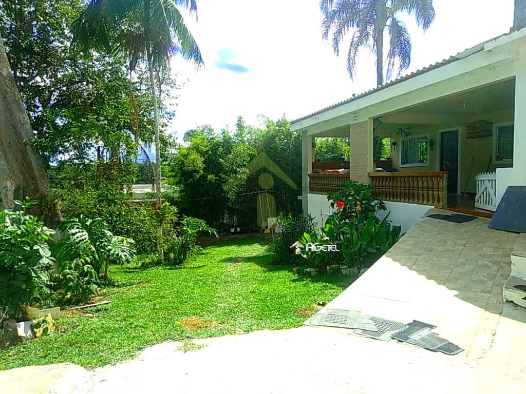 Casa em Embu-Guaçu, no bairro Chácara Flórida