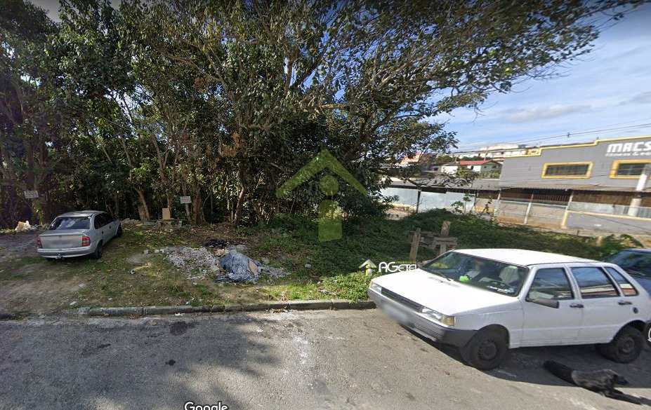 Terreno em Embu-Guaçu, no bairro Centro