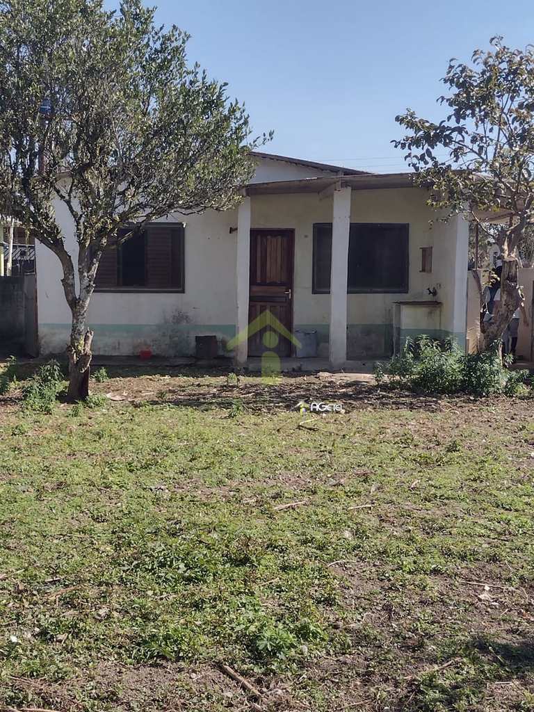 Casa em Embu-Guaçu, no bairro Granja Regina Maria